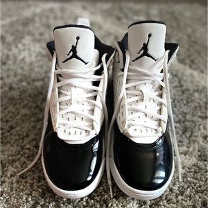 Air Jordan Maxin 200 Black/White